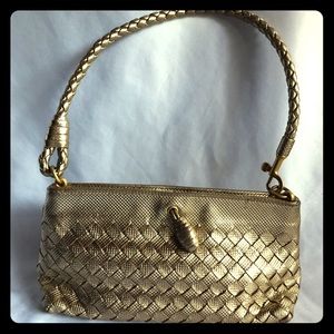 Bottega Veneta small bag, gold woven leather.